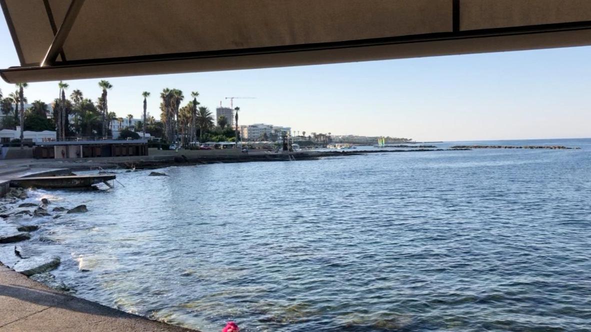 Central Pool-Side 2 Bedroom Apartment In Paphos Luaran gambar